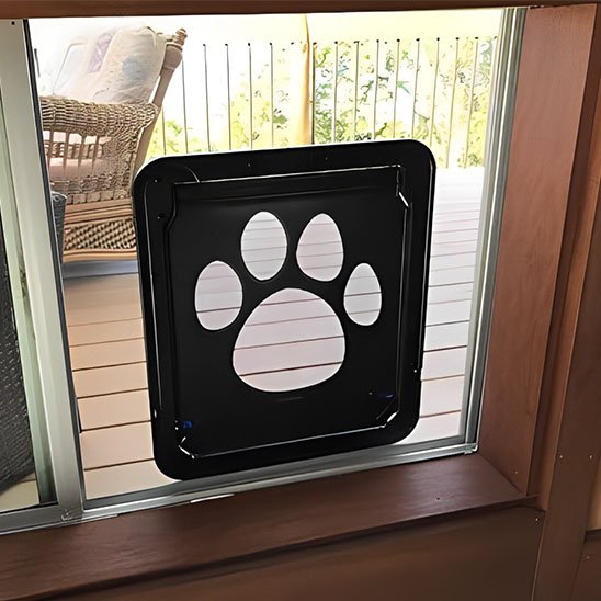 "Chatière porte vitrée coulissante motif patte"