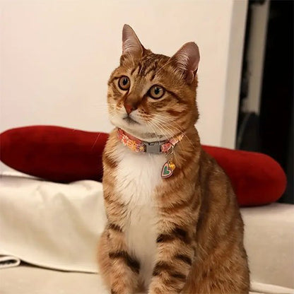 Collier chat fleurs rose pendentif cœur coloré