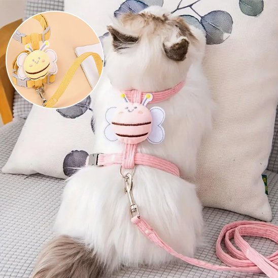 Harnais pour chat rose vue dos – boucle ajustable et peluche abeille